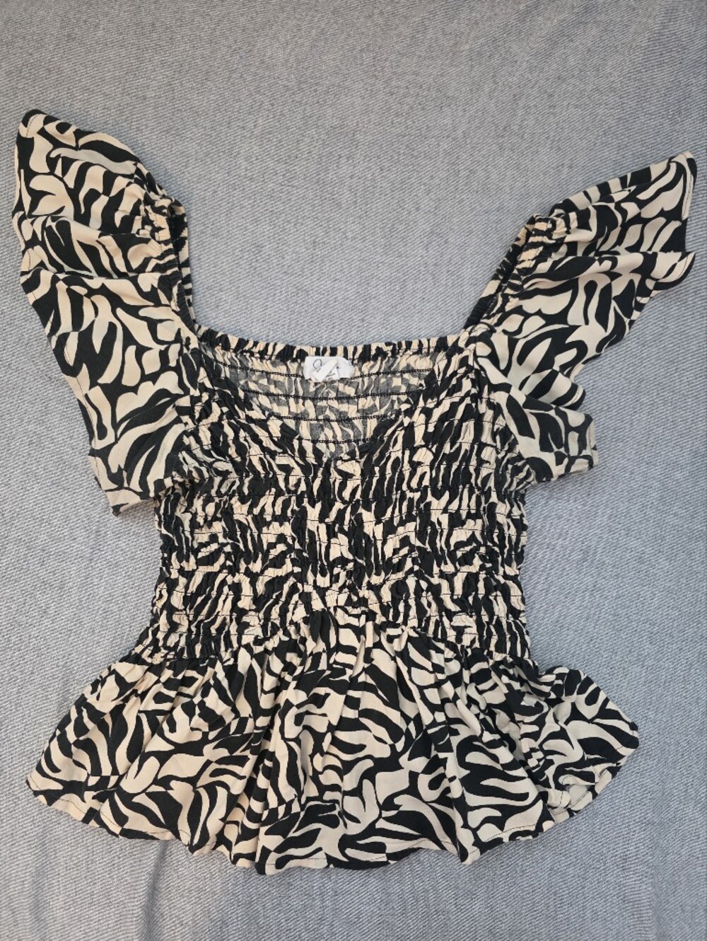 Japna Smocked Zebra Print Ruffle Sleeve Top - Black & Cream